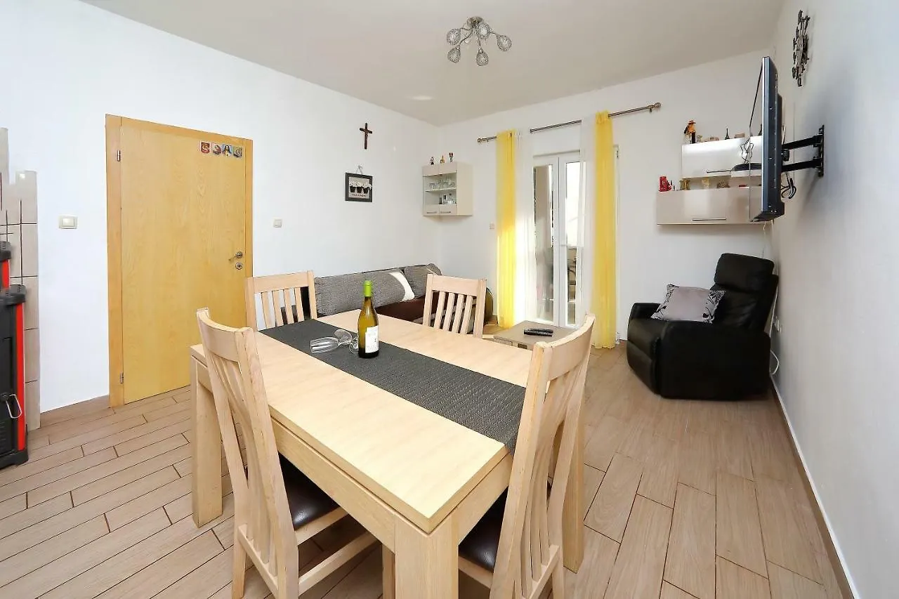 Holiday House Andrija ビビニェ