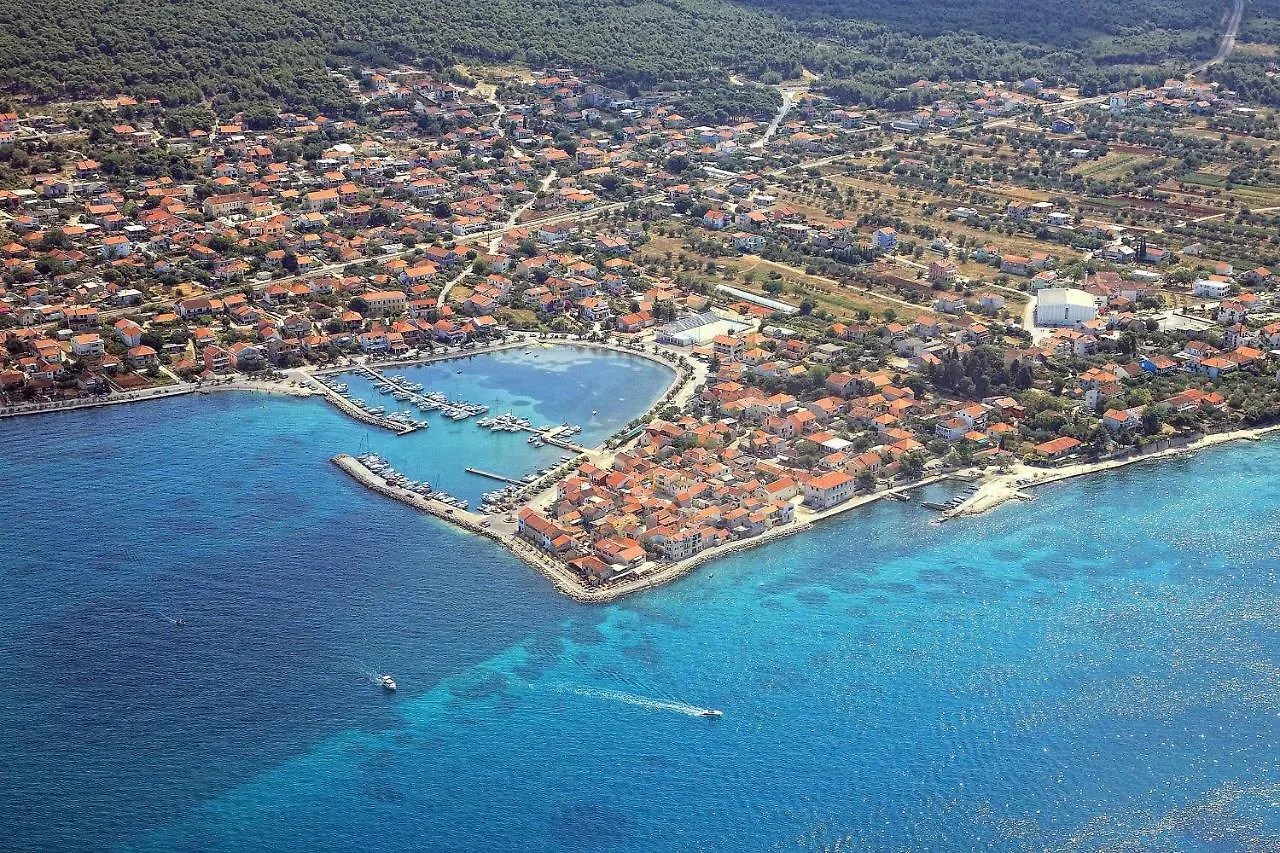 Holiday House Andrija ビビニェ